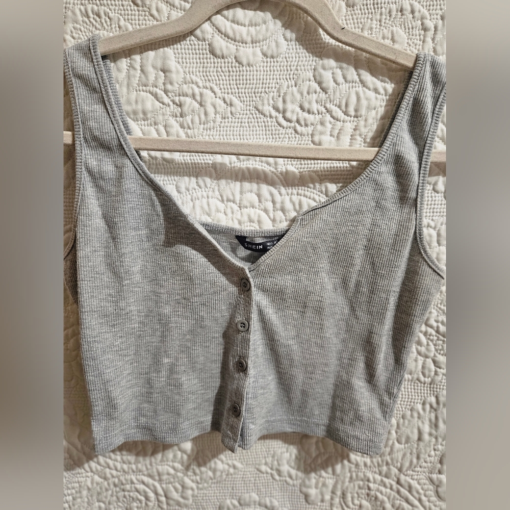 Gray Ribbed Botton Tank Top - Picture 2 of 2